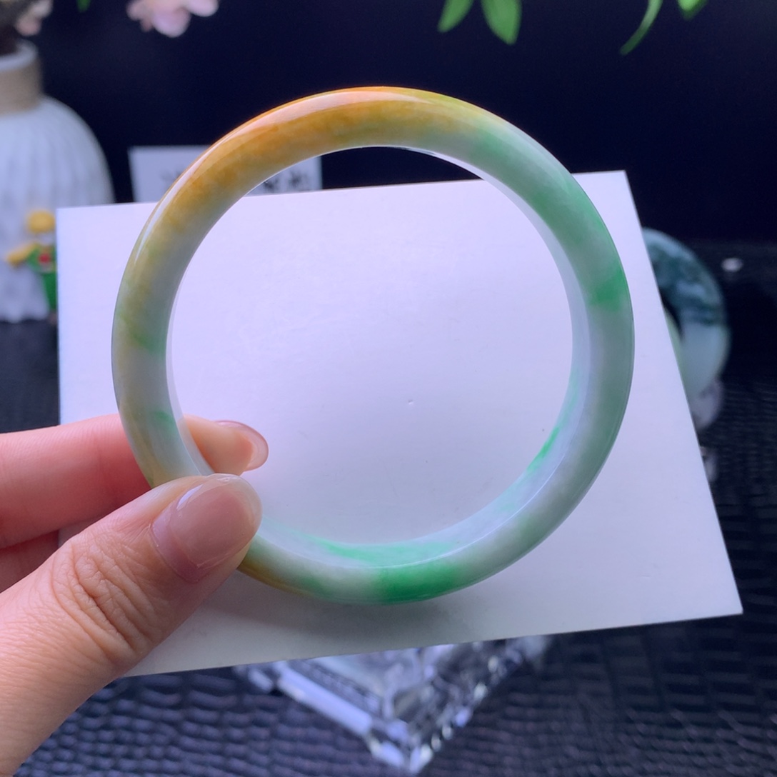 定制翡翠未镶嵌手镯