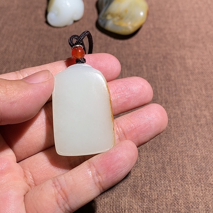 和田玉颈饰未镶嵌健*