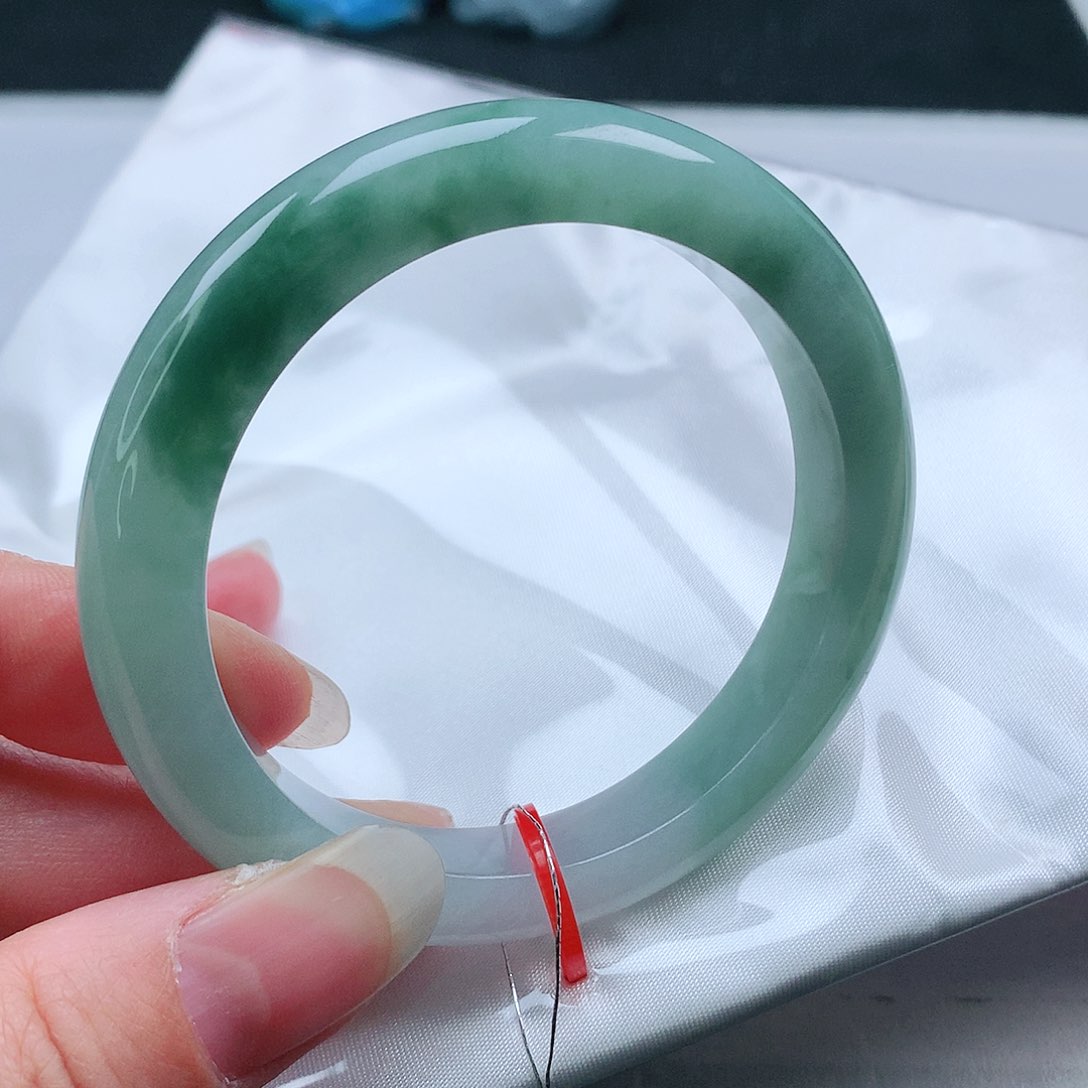 翡翠手镯未镶嵌54+圈