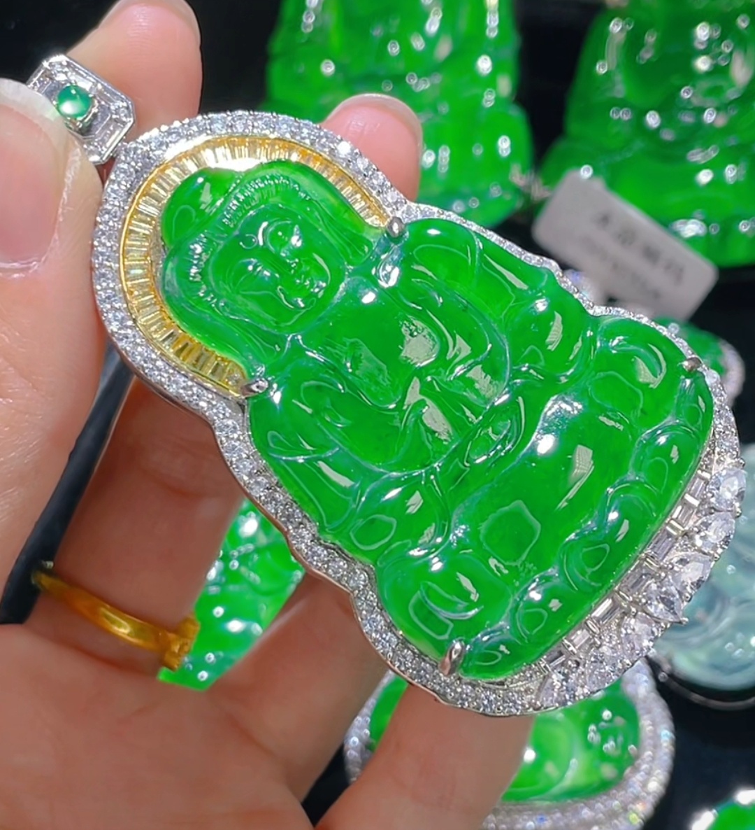 天然翡翠A货吊坠