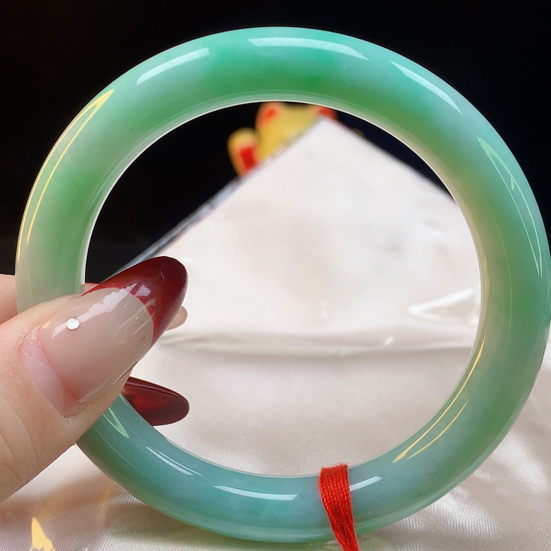 翡翠手镯未镶嵌天然翡翠5219