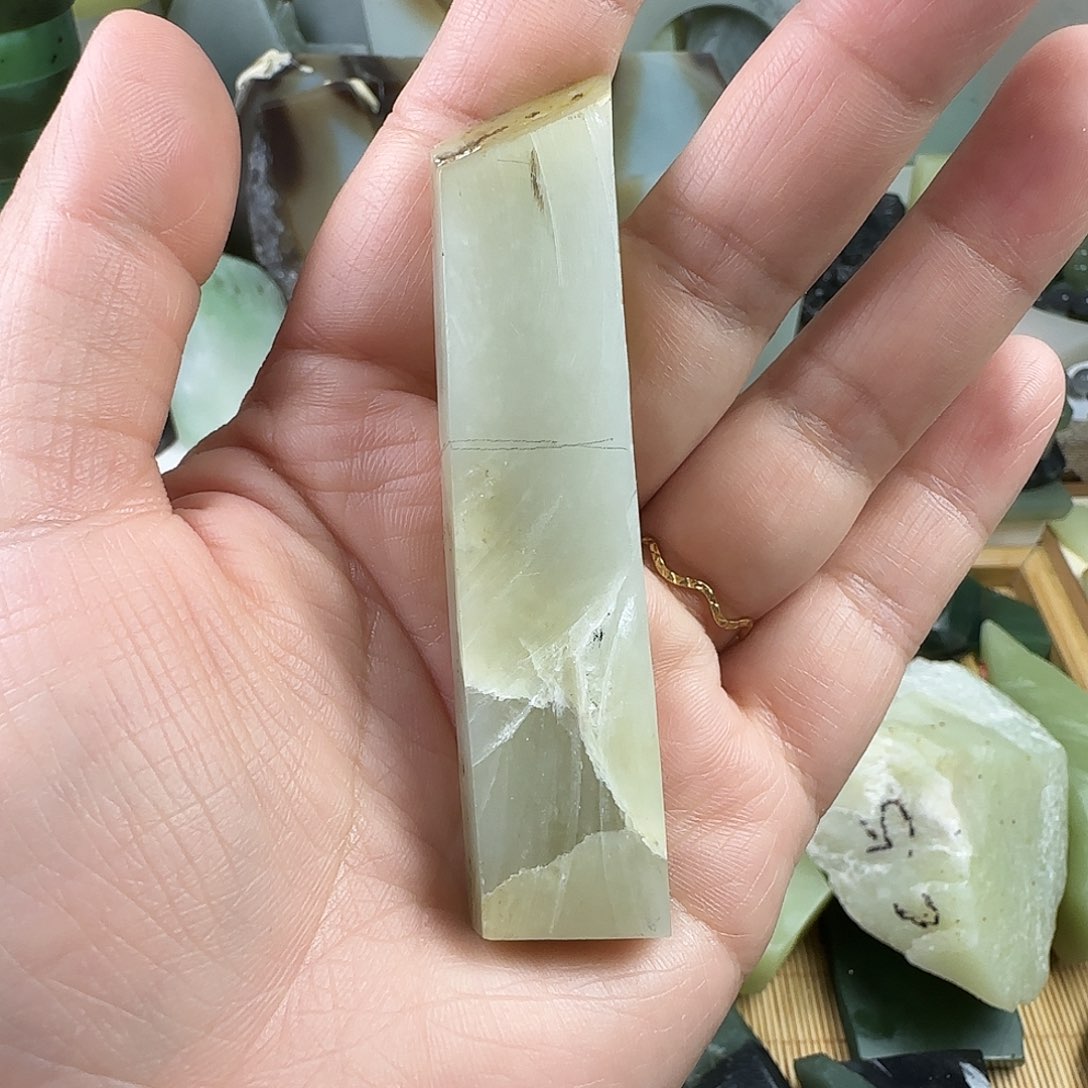 北***酆和田玉未镶嵌颈饰