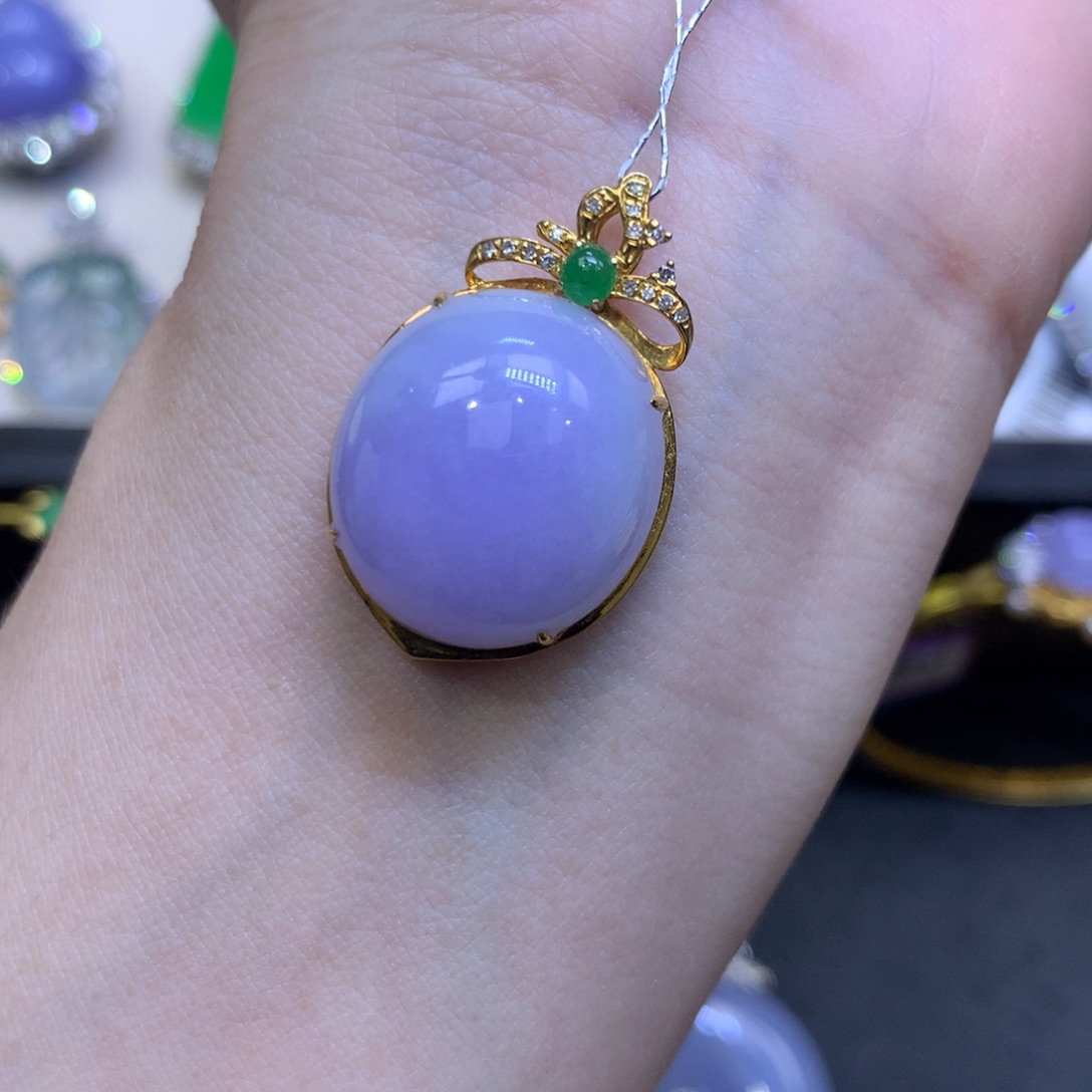 翡翠18K金镶嵌颈饰