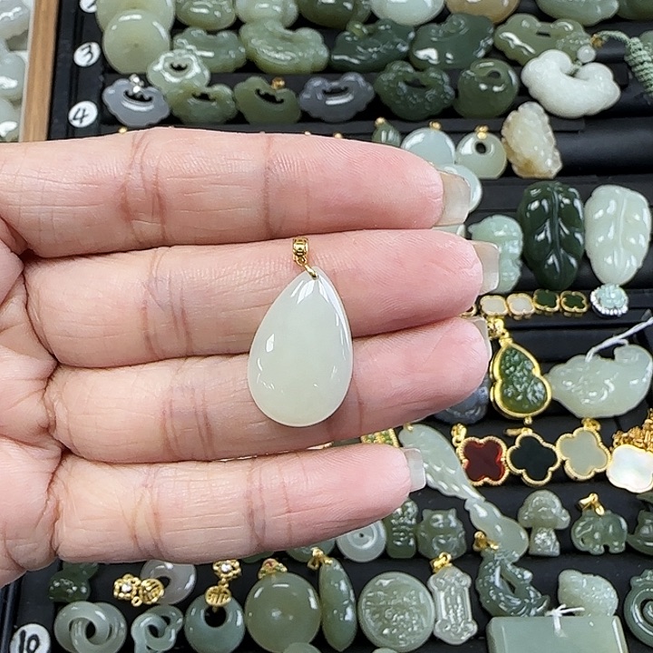 和田玉18K金镶嵌吊坠(不含链)