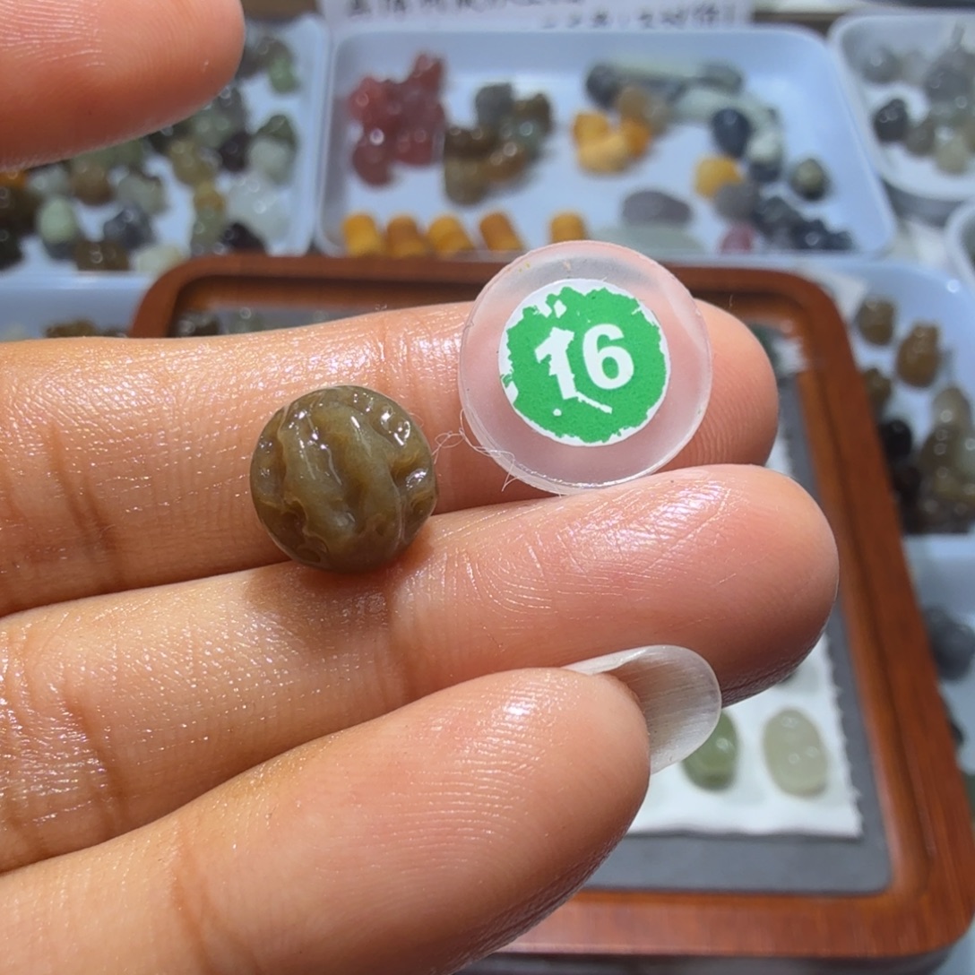 和田玉未镶嵌珠宝奇石