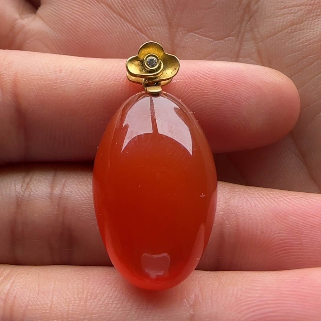 南红玛瑙吊坠18K金镶嵌