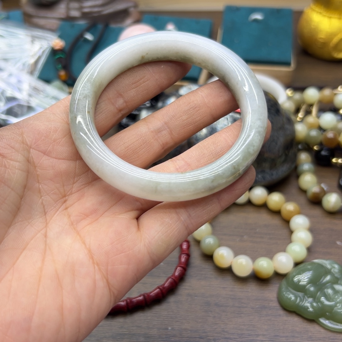 和田玉未镶嵌手镯59.1圈围263