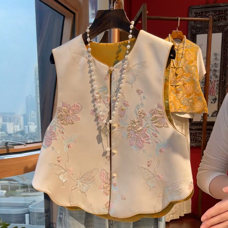 新中式国风提花马甲绝美减龄背心早春宋锦盘扣马夹重工无袖外搭女