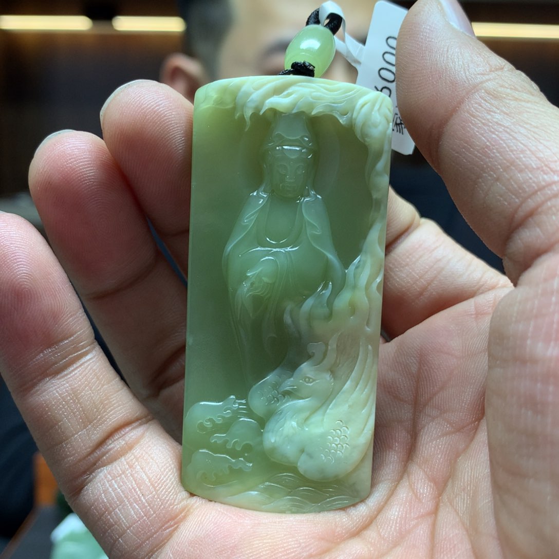 岫岩河磨玉（透闪石质玉）颈饰未镶嵌爱****伴