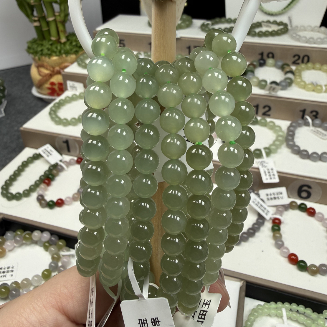 卡7mm天然和田玉手串，优雅气质时尚百搭多样性发货拍一发一