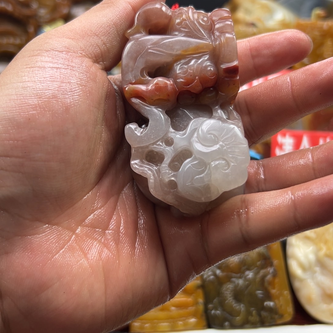 石英质玉（黄龙玉）未镶嵌黄龙玉