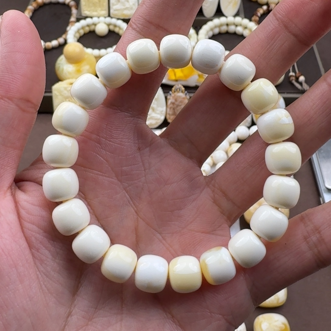 裸石琥珀未镶嵌蜜蜡