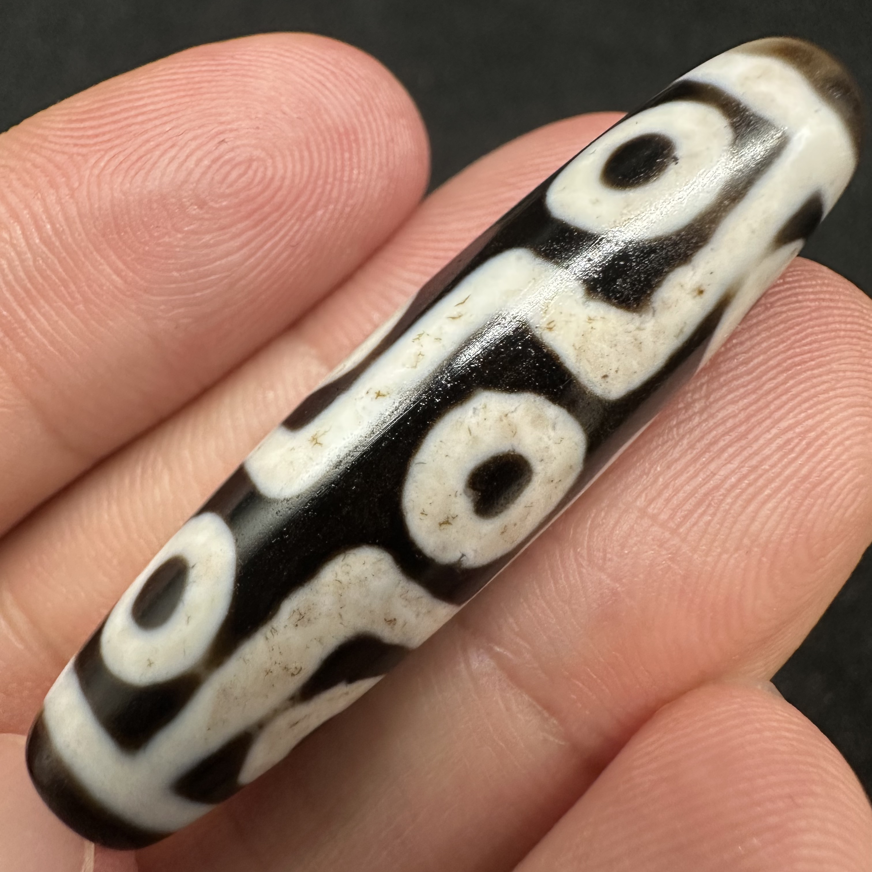 行运黑白折线九眼玛瑙天珠