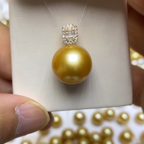 海水珍珠颈饰18K金镶嵌