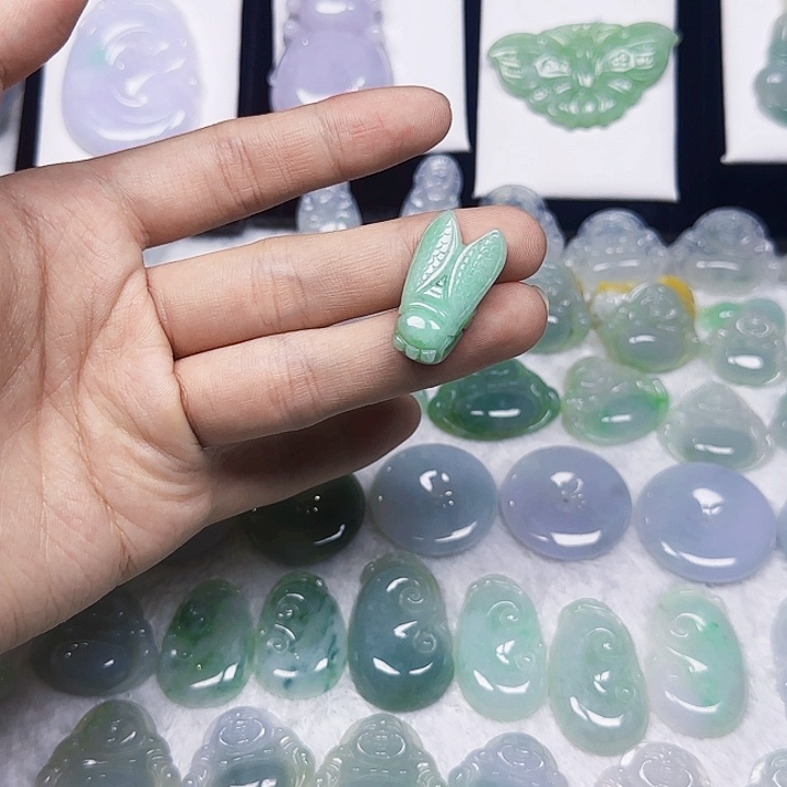 翡翠未镶嵌颈饰翡翠