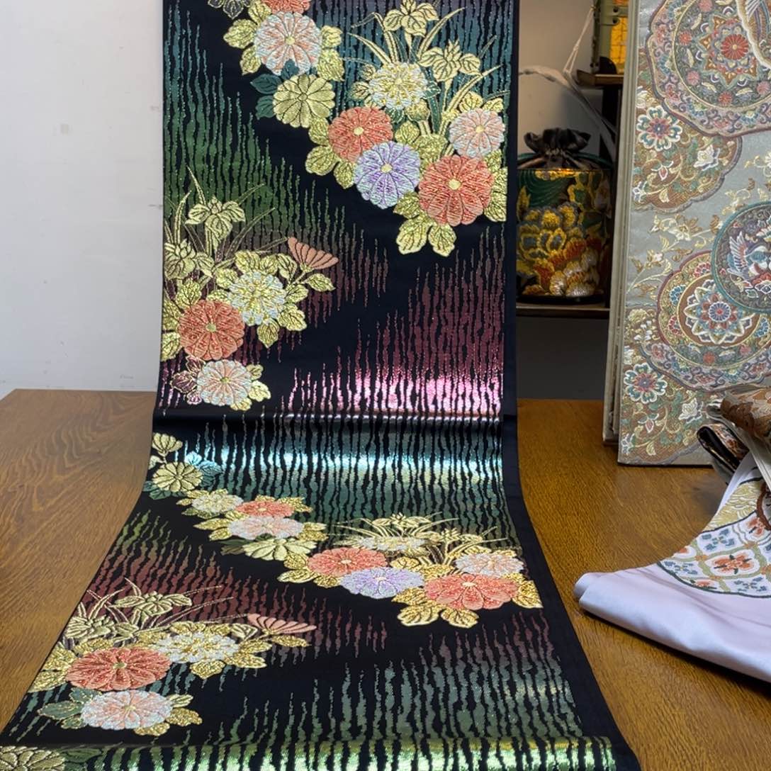 织绣织锦，织锦缎