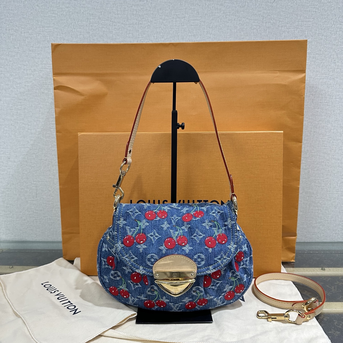 95新 LV 新款sunset丹宁樱桃手提元宝包 91957