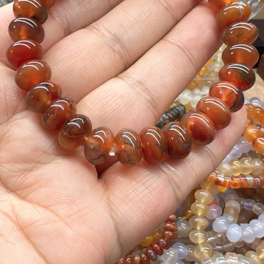 飞***女玛瑙/玉髓未镶嵌手链