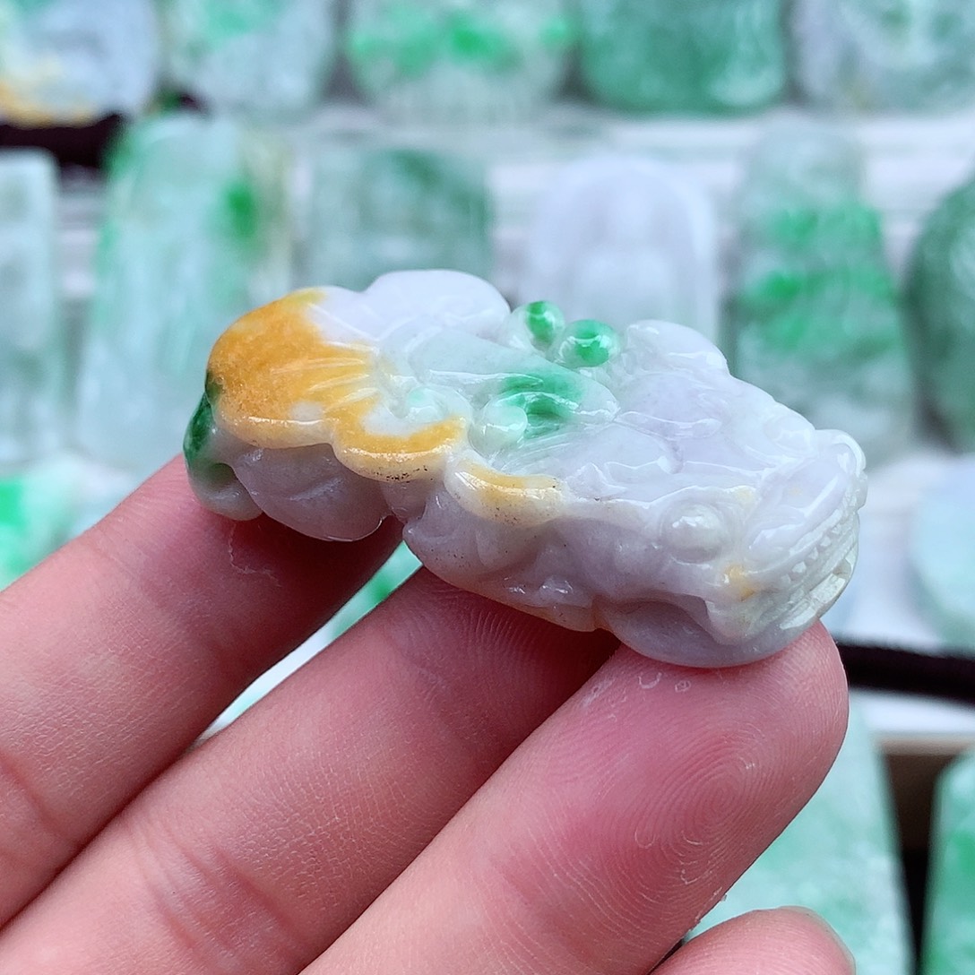 翡翠未镶嵌颈饰翡翠吊坠