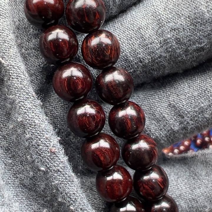 花梨木类红降08圆珠黑金超一档单圈