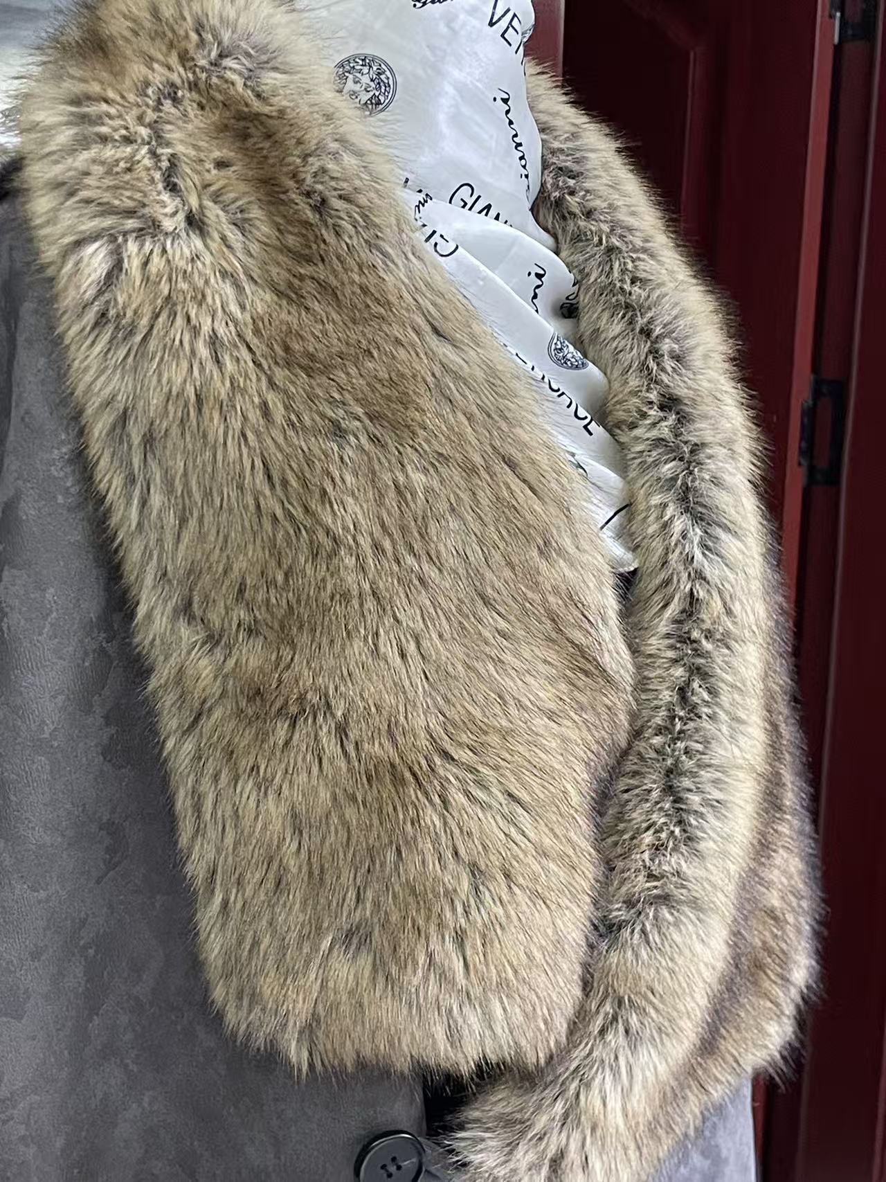 人造皮草 冬季通勤风短外套设计师保暖插肩袖加厚女