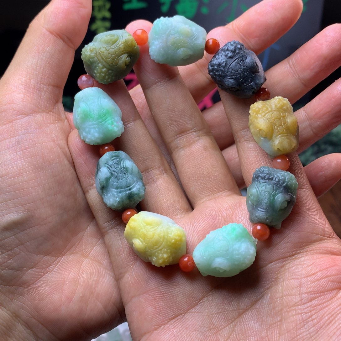 定制翡翠未镶嵌小*慕翡翠