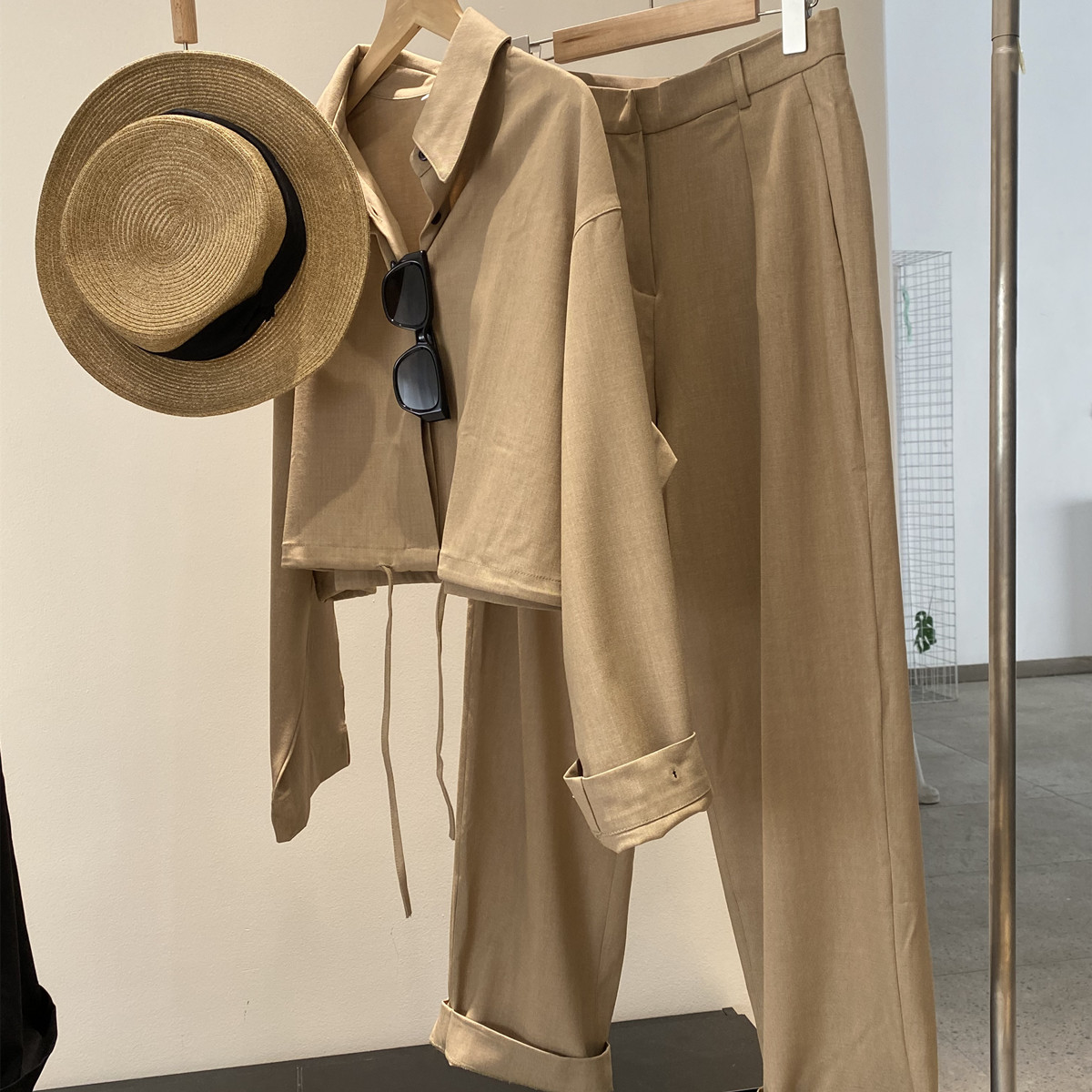 K2599 时尚隐藏扣三色减龄套装 1TZ1882