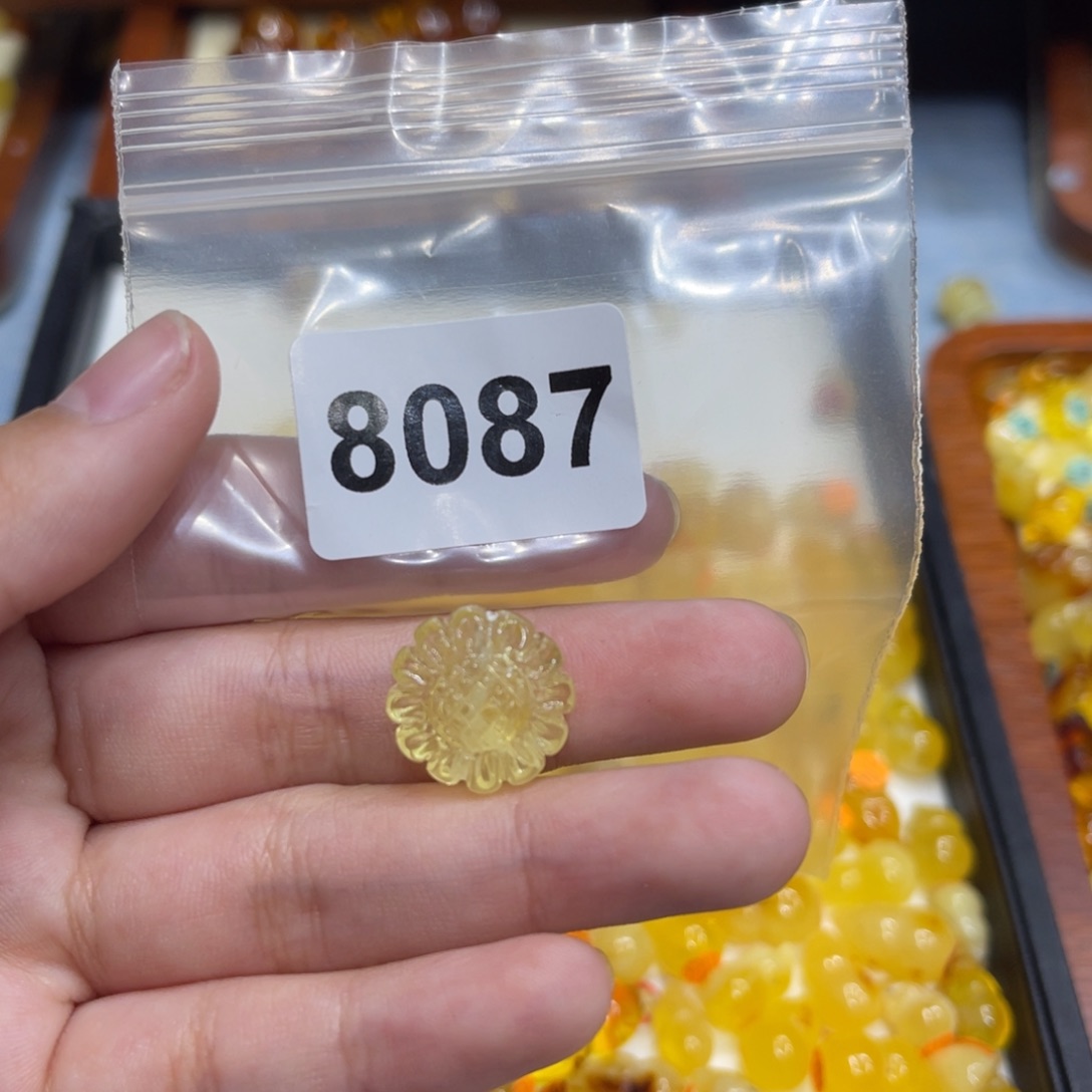 琥珀珠宝奇石未镶嵌