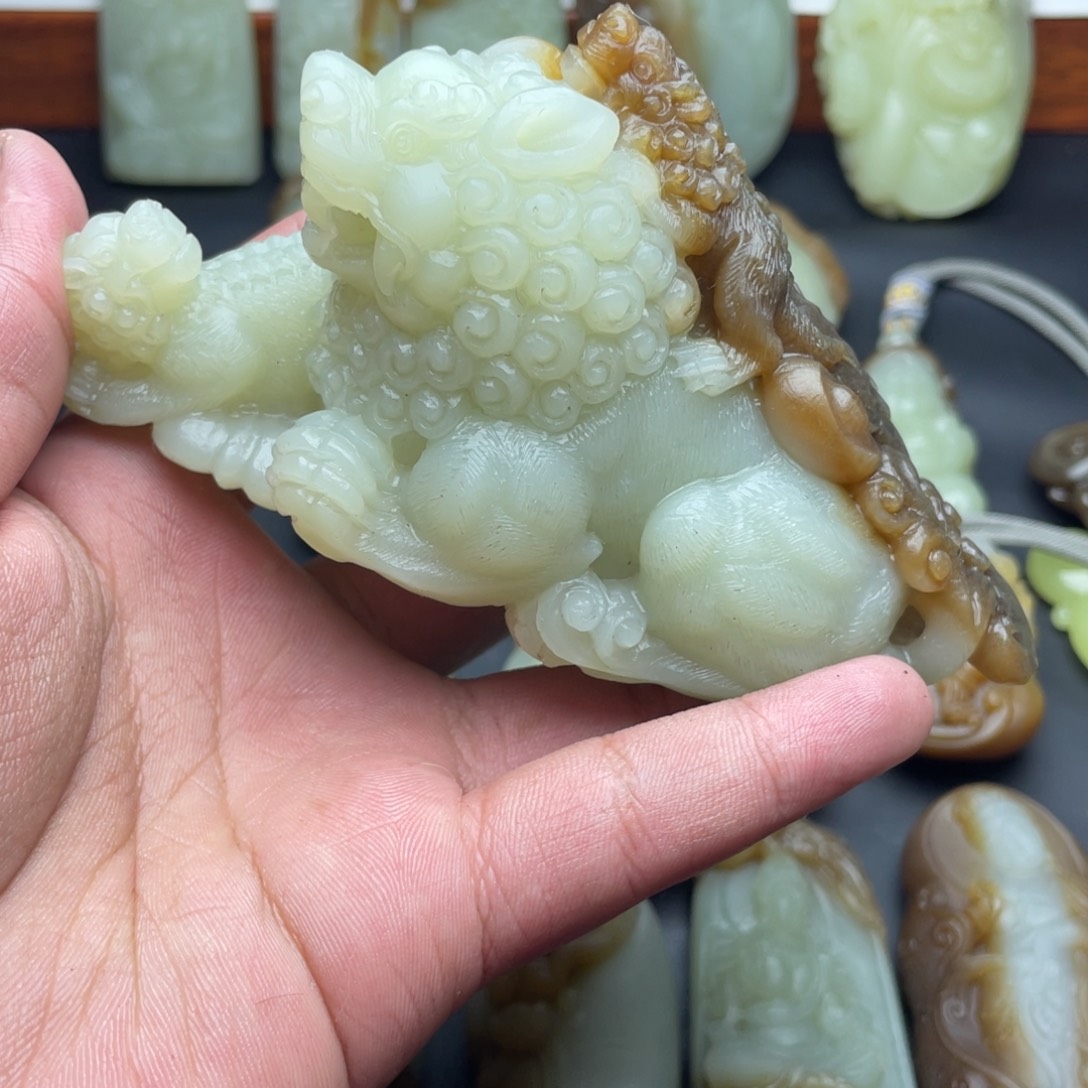 和田玉（糖玉）颈饰未镶嵌