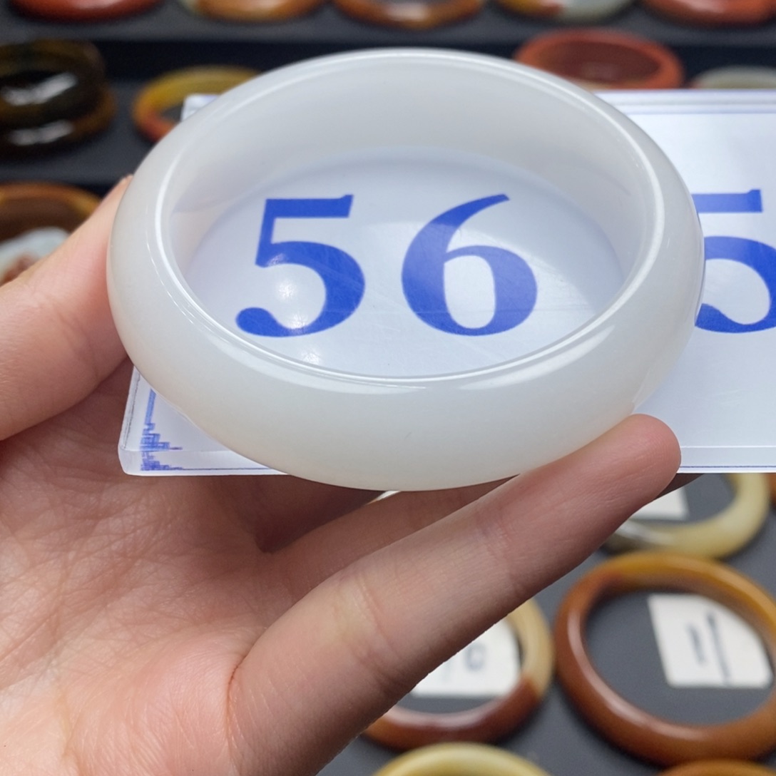 石英质玉（黄龙玉）手镯未镶嵌