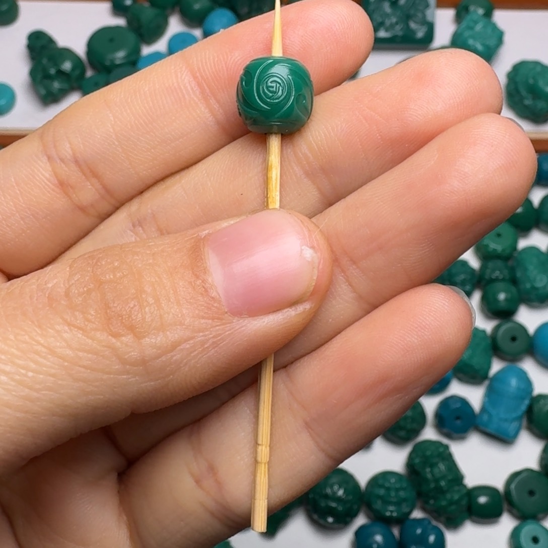 琉璃颈饰科技松配饰