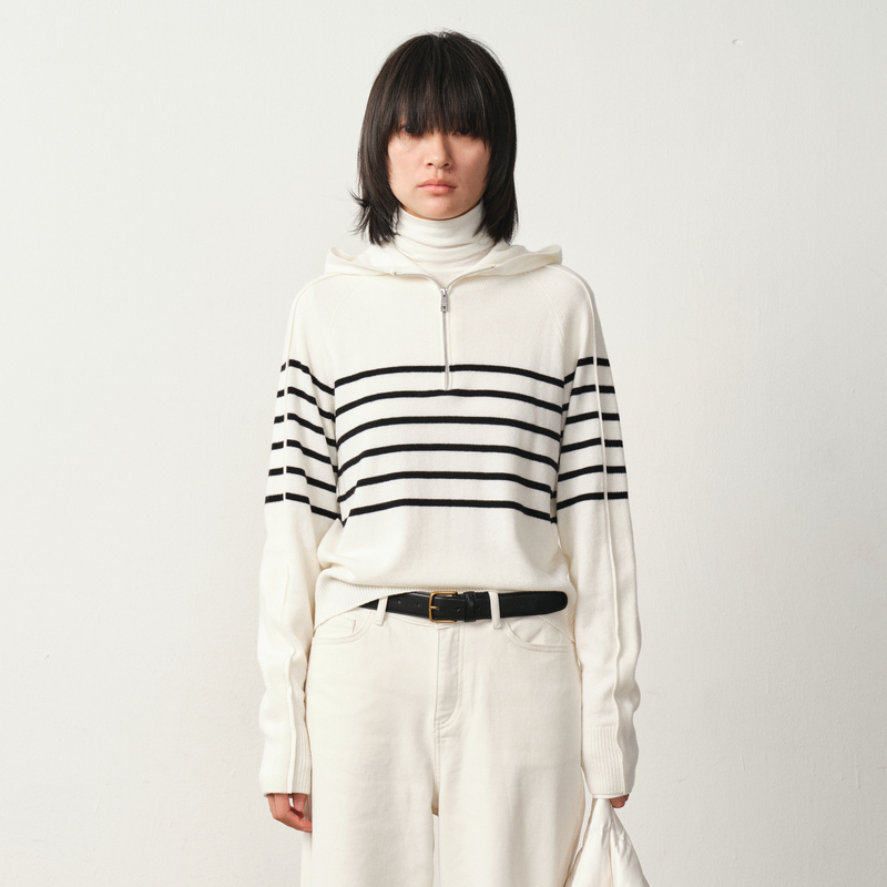 U/TI 山羊绒高定混纺设计感条纹拼色温柔氛围感拉链领连帽针织衫