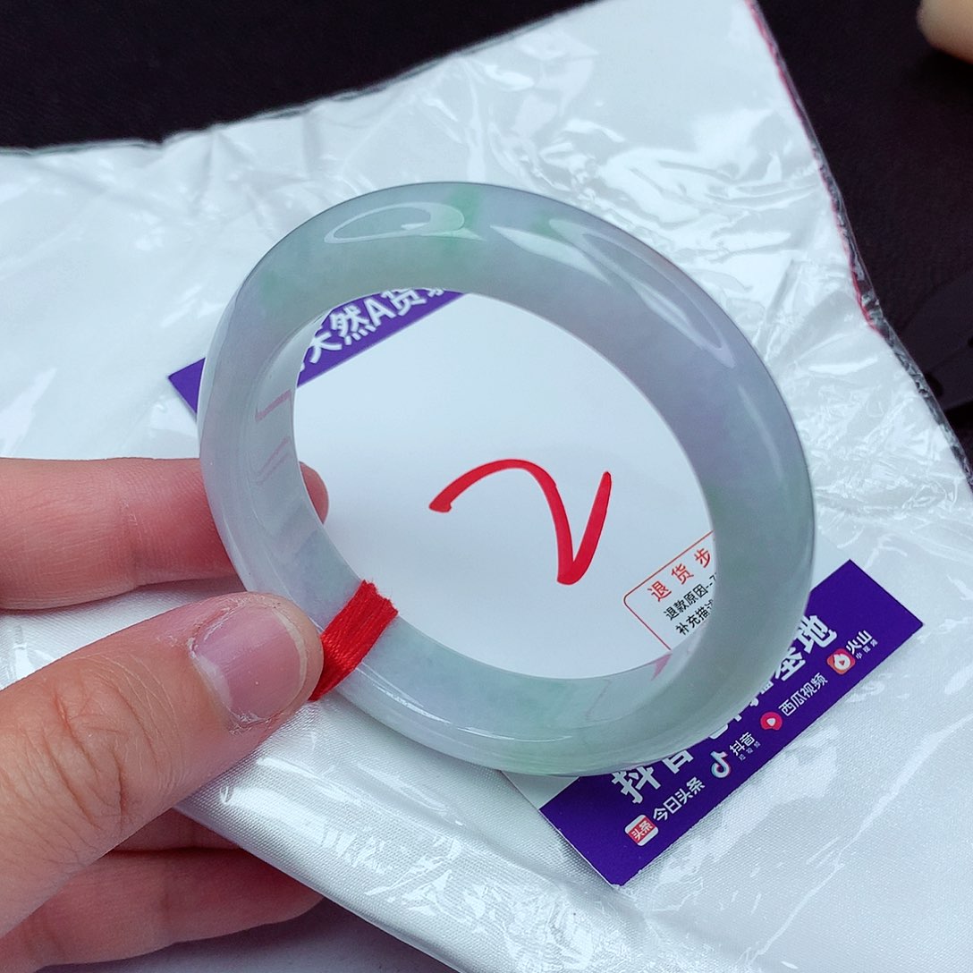 翡翠手镯未镶嵌53正圈99