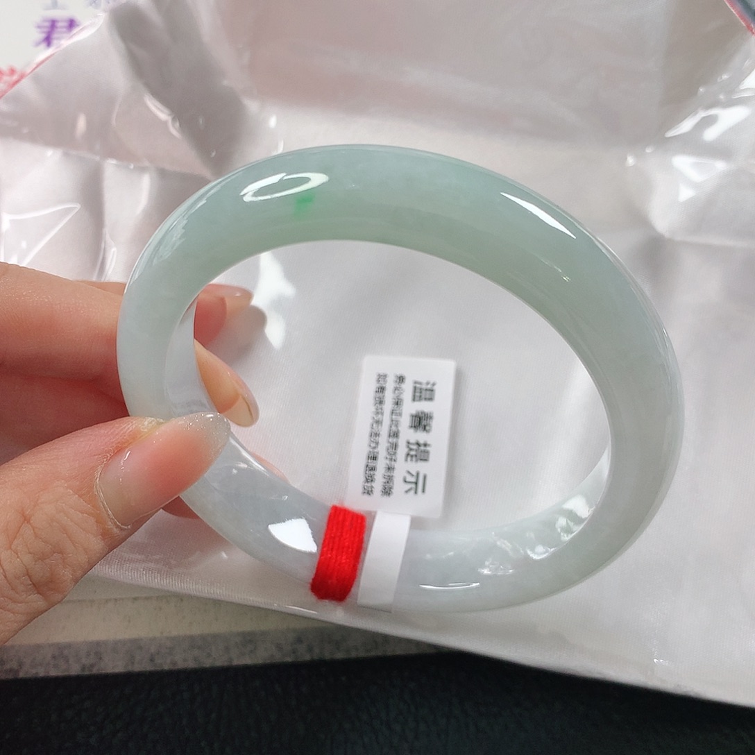 翡翠手镯未镶嵌 正圈