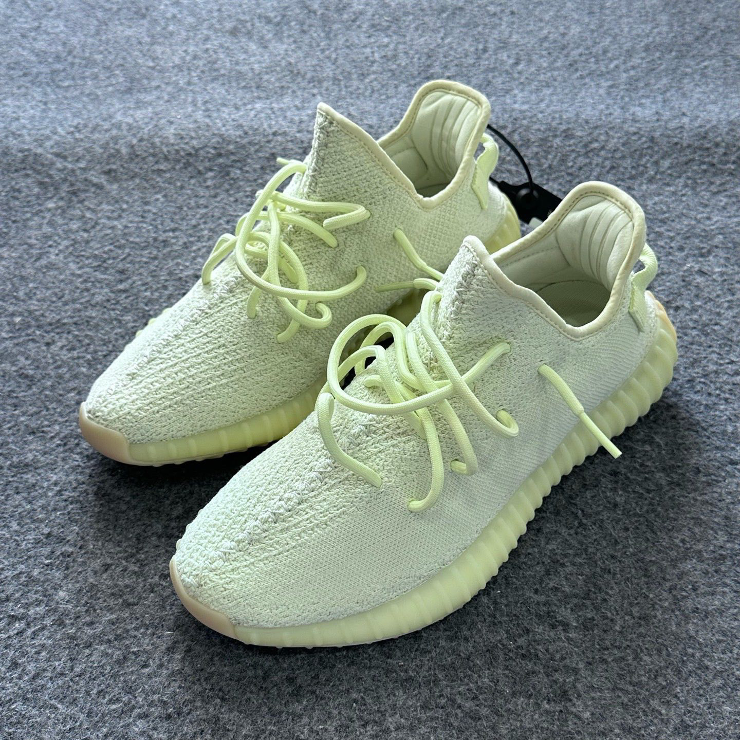 95新 MM6 Yeezy350黄油 44码原盒 A1907 鞋