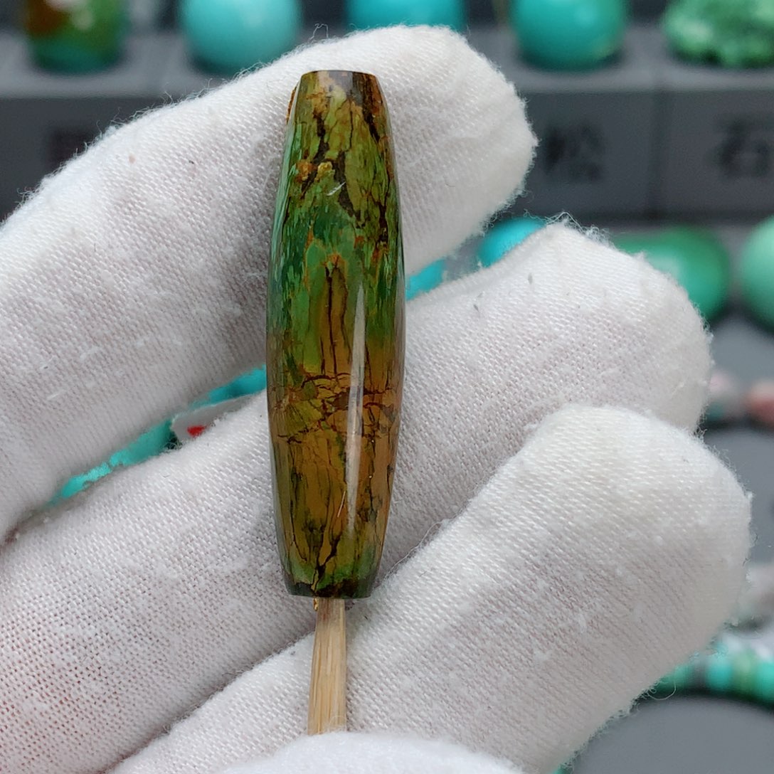 绿松石颈饰未镶嵌