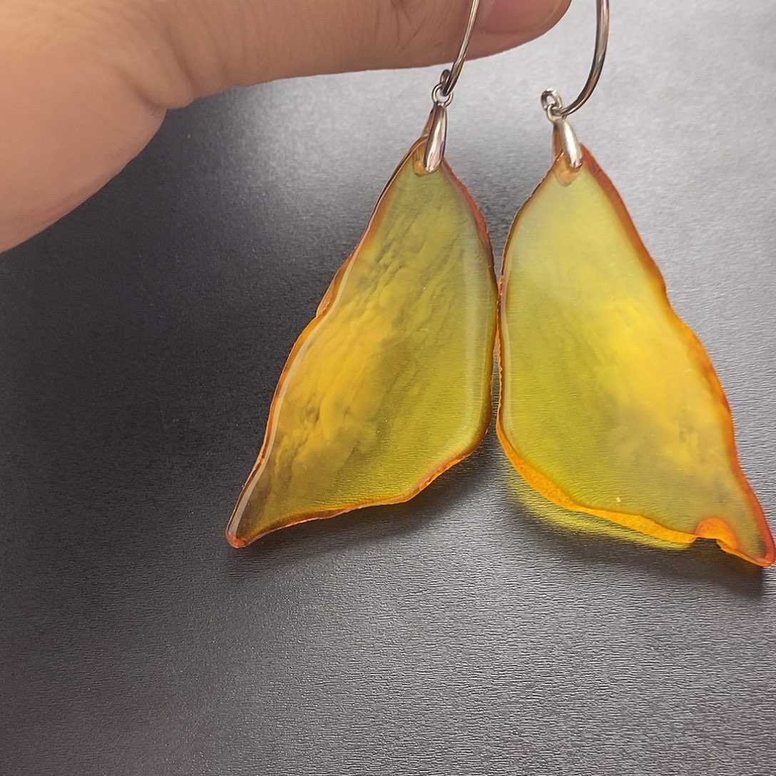 琥珀未镶嵌裸石耳坠