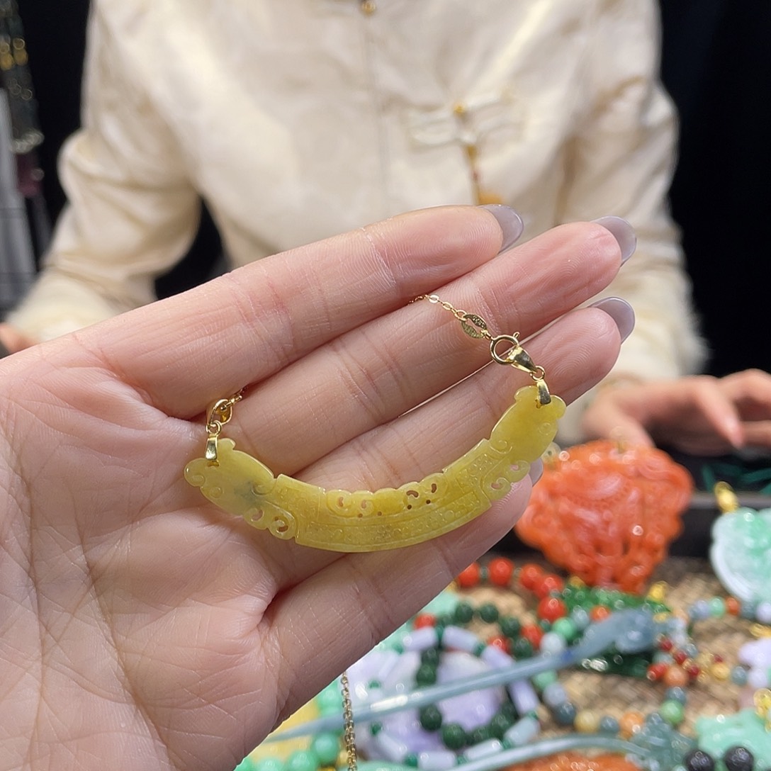 翡翠颈饰未镶嵌代编织