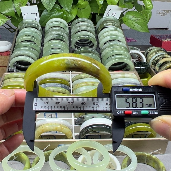 蛇纹石玉未镶嵌手镯14