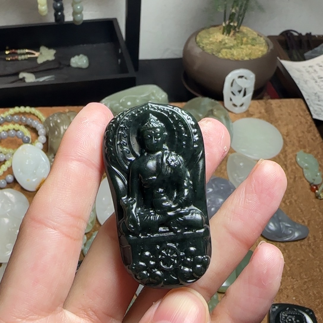 和田玉未镶嵌颈饰正常结构