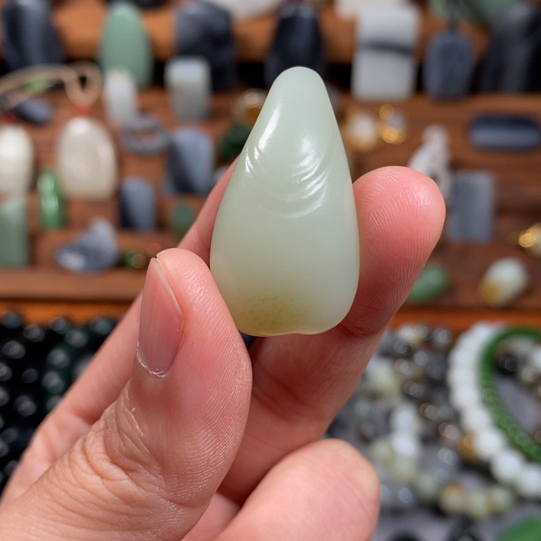 和田玉颈饰未镶嵌小*糊