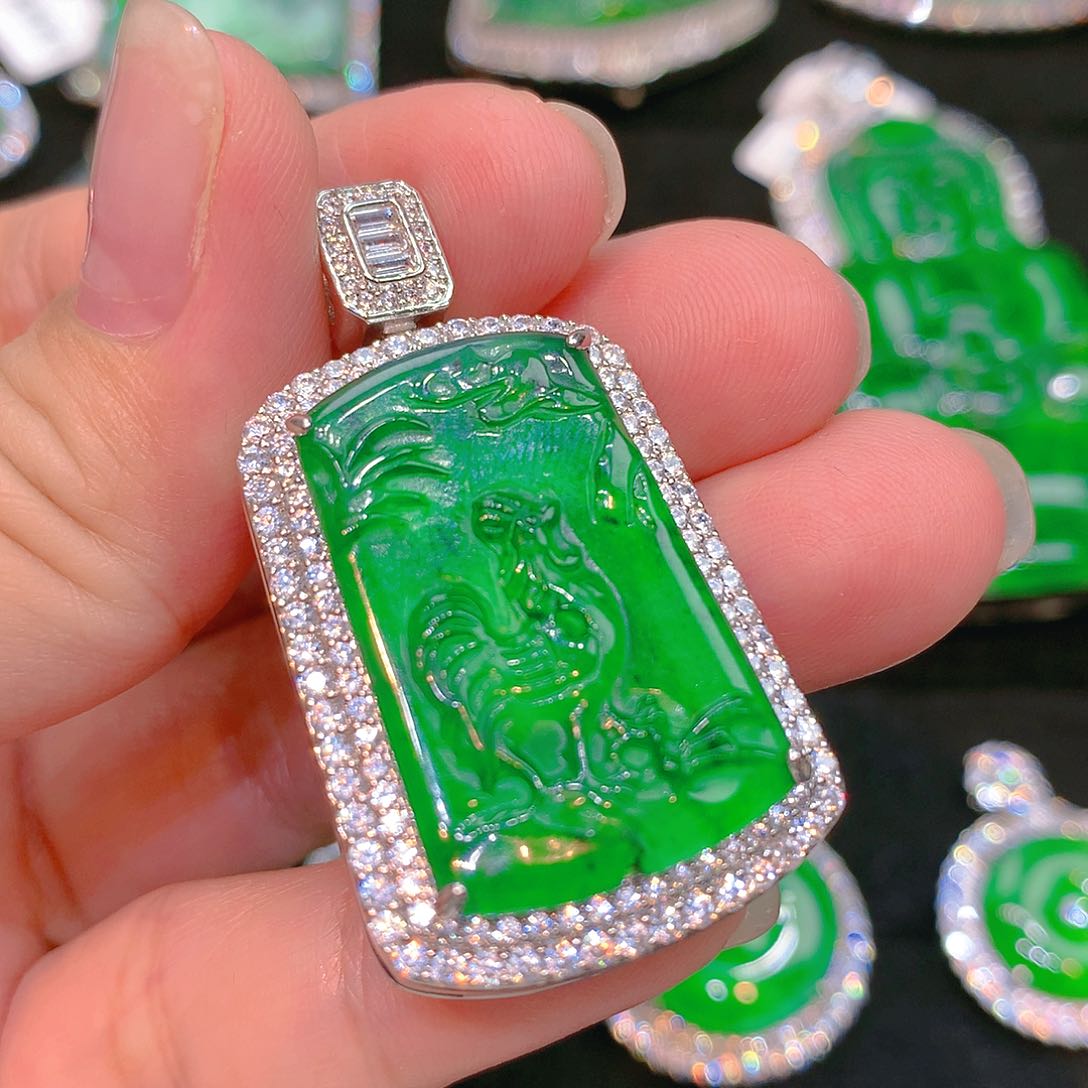 翡翠未镶嵌颈饰翡翠