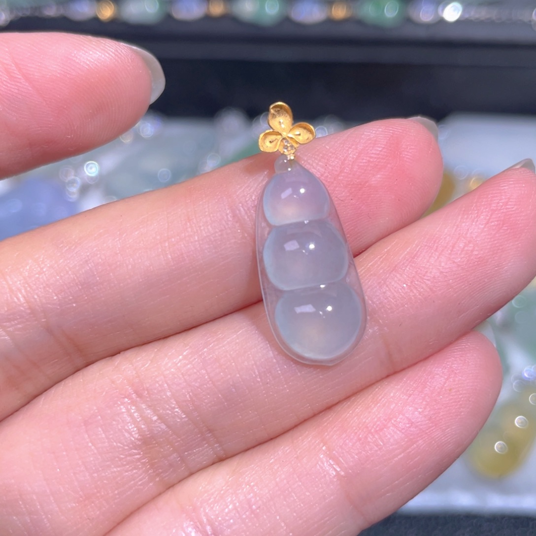 颈饰18K金镶嵌翡翠翡翠