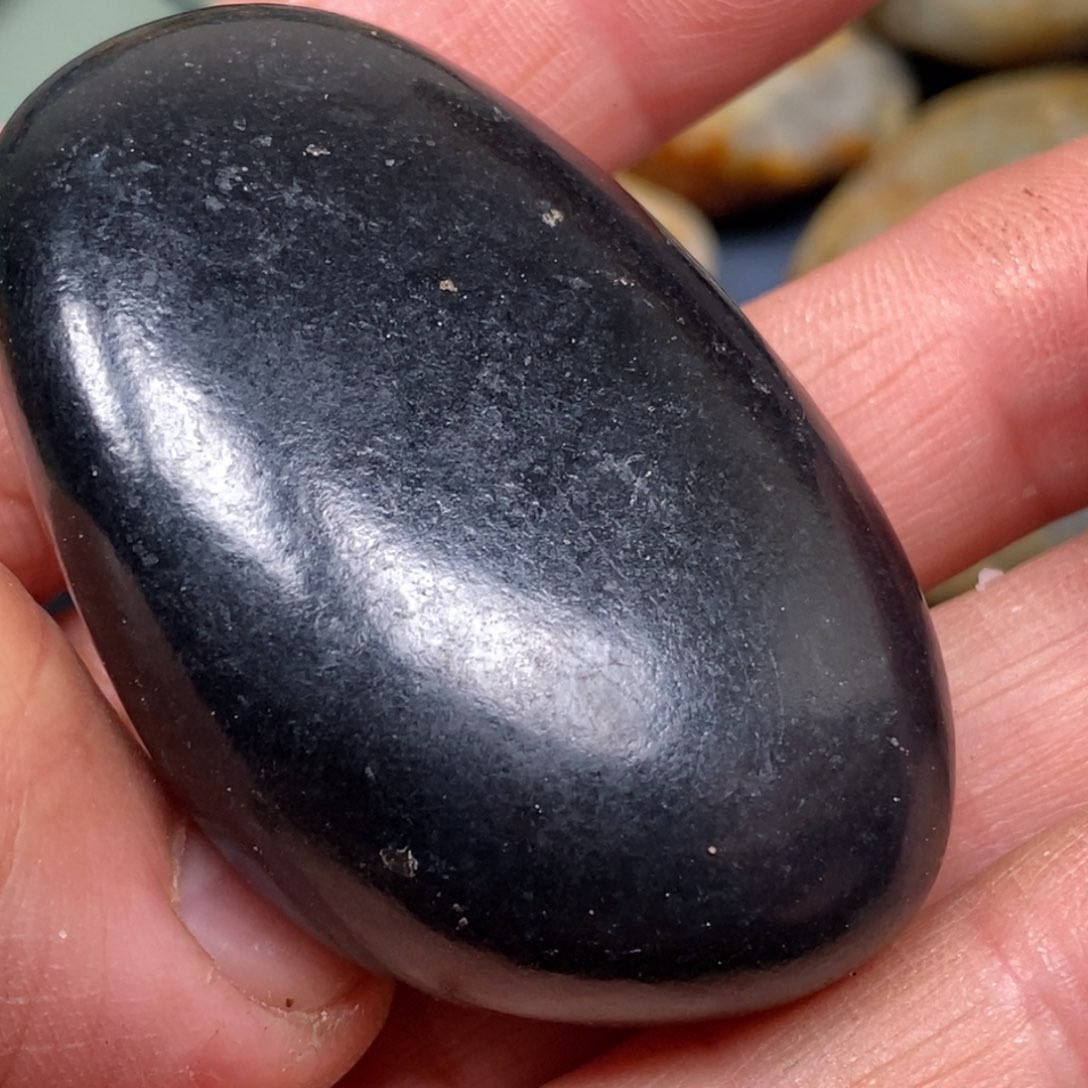 和田玉挂件足铂镶嵌