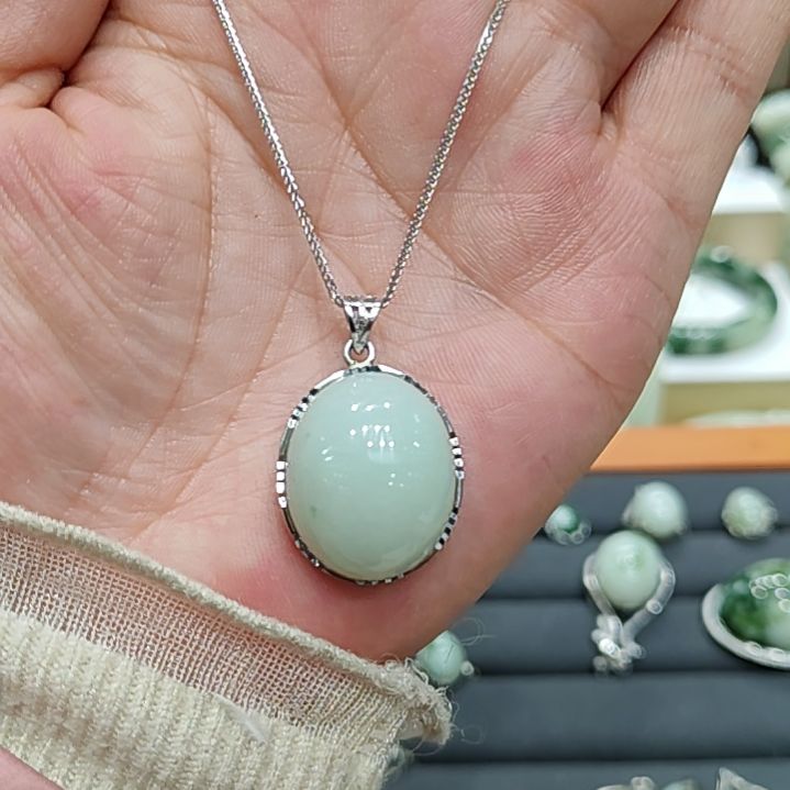 透闪石-蛇纹石玉颈饰银S925镶嵌