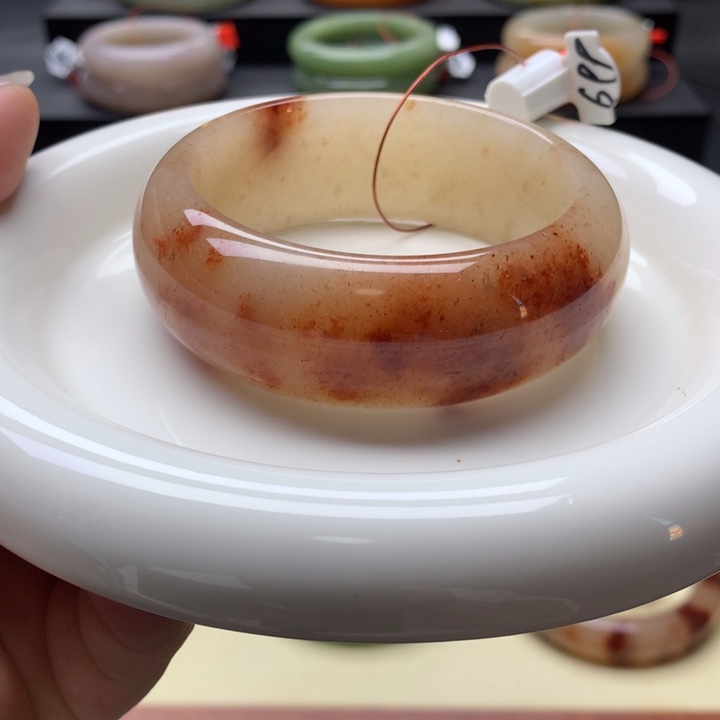 未镶嵌手镯石英质玉