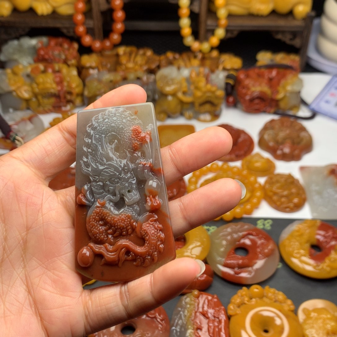 石英质玉（黄龙玉）挂件未镶嵌