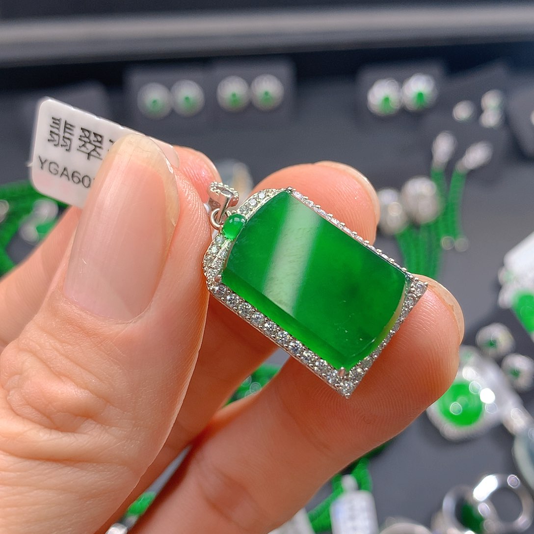 翡翠手链未镶嵌翡翠