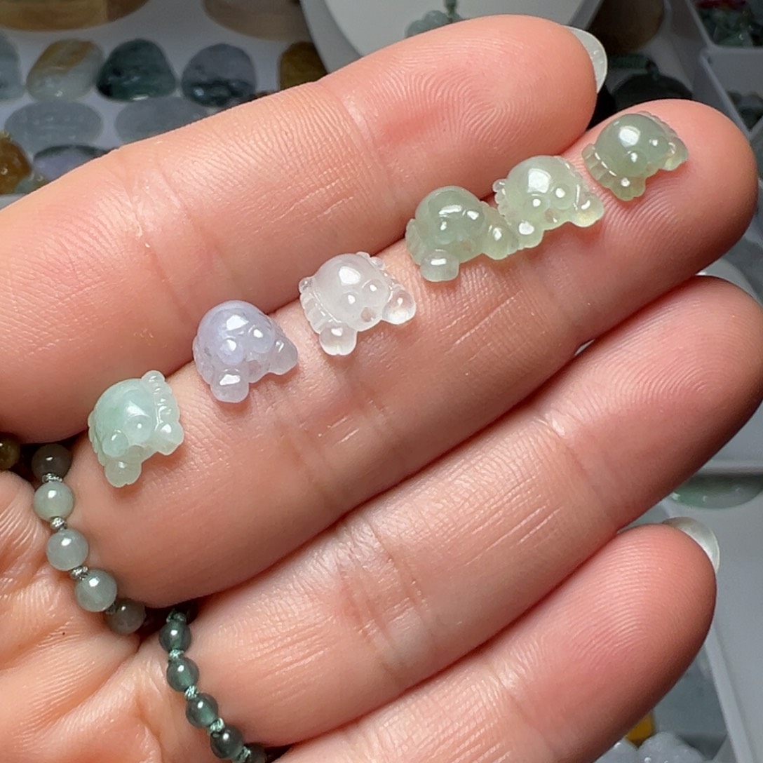 翡翠未镶嵌颈饰通孔螃蟹一个68块