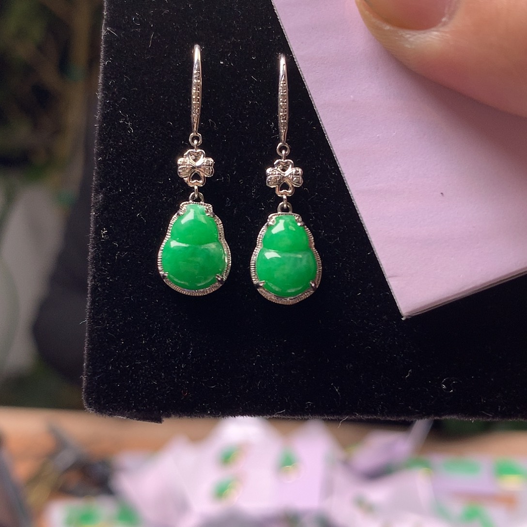 翡翠18K金镶嵌颈饰葫芦耳坠